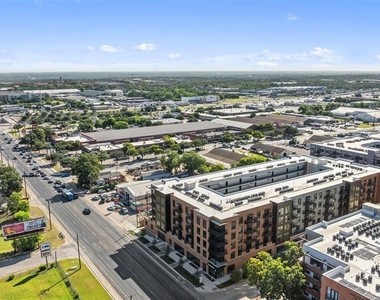 4315 S Congress Ave - Photo Thumbnail 20