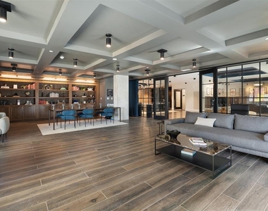 4315 S Congress Ave - Photo Thumbnail 5
