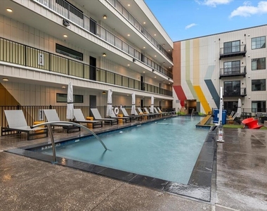 4315 S Congress Ave - Photo Thumbnail 14