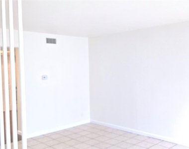8811 Dawnridge Cir - Photo Thumbnail 9