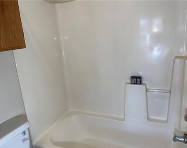 2415 W Slaughter Ln - Photo Thumbnail 12