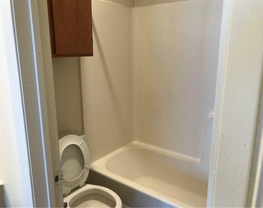 2415 W Slaughter Ln - Photo Thumbnail 5