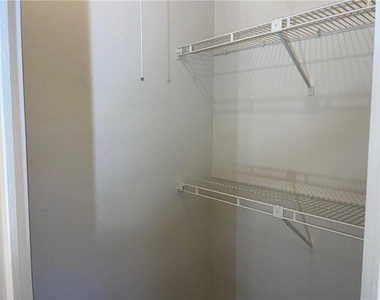 2415 W Slaughter Ln - Photo Thumbnail 10