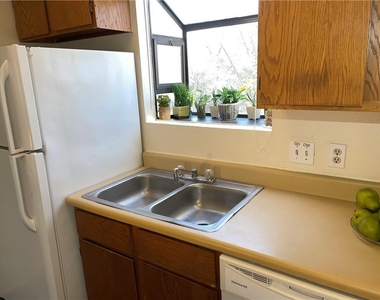 2415 W Slaughter Ln - Photo Thumbnail 4