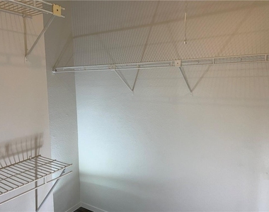 2415 W Slaughter Ln - Photo Thumbnail 14