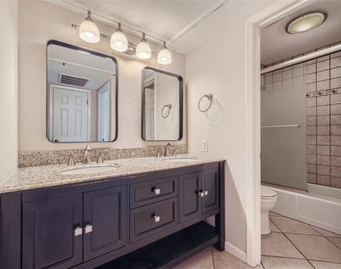 7920 Rockwood Ln - Photo Thumbnail 9