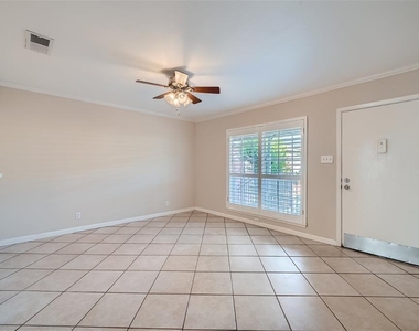 7920 Rockwood Ln - Photo Thumbnail 2