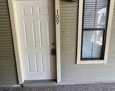 4401 Speedway - Photo Thumbnail 13