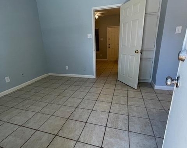 4401 Speedway - Photo Thumbnail 7