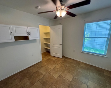 8901 Stambourne St - Photo Thumbnail 12
