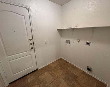 8901 Stambourne St - Photo Thumbnail 14
