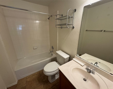 8901 Stambourne St - Photo Thumbnail 13