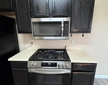 2705 Westhampton Ct - Photo Thumbnail 6