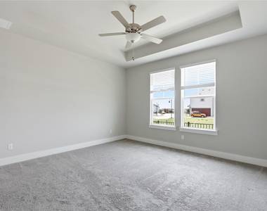 135 Pinnacle Ln - Photo Thumbnail 10