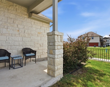 135 Pinnacle Ln - Photo Thumbnail 1
