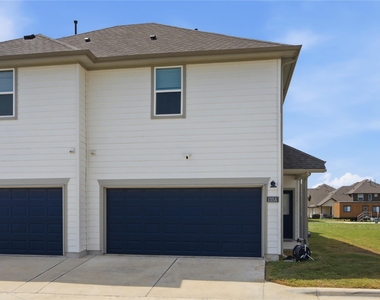 135 Pinnacle Ln - Photo Thumbnail 19