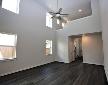 635 Pheasant Hill Ln - Photo Thumbnail 6