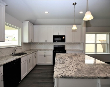 635 Pheasant Hill Ln - Photo Thumbnail 8