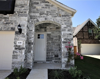 635 Pheasant Hill Ln - Photo Thumbnail 3