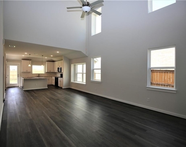 635 Pheasant Hill Ln - Photo Thumbnail 5