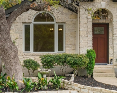 2527 Crenshaw Dr - Photo Thumbnail 3