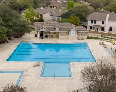 2527 Crenshaw Dr - Photo Thumbnail 36