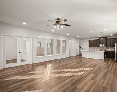 932 Azul Lagoon Dr - Photo Thumbnail 4