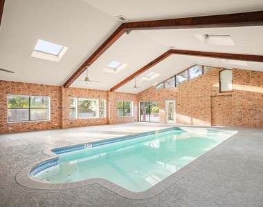 7412 Albert Rd - Photo Thumbnail 2