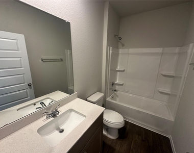 2709 Derwent Dr - Photo Thumbnail 12
