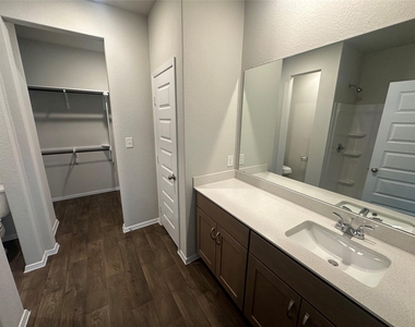 2709 Derwent Dr - Photo Thumbnail 7