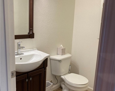 7501 Shadowridge Run - Photo Thumbnail 8