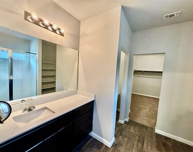 1905 Alamo Heights Ave - Photo Thumbnail 13