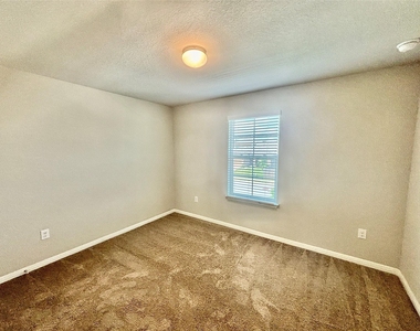 1905 Alamo Heights Ave - Photo Thumbnail 16