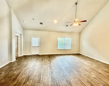 1905 Alamo Heights Ave - Photo Thumbnail 7