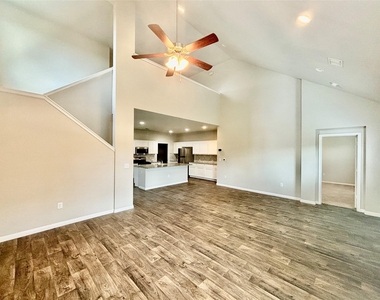 1905 Alamo Heights Ave - Photo Thumbnail 8