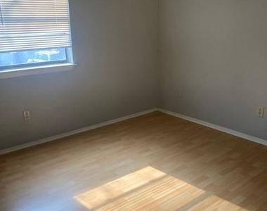 1203 W 49th St - Photo Thumbnail 5
