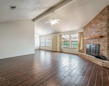 1006 Silbury Dr - Photo Thumbnail 6