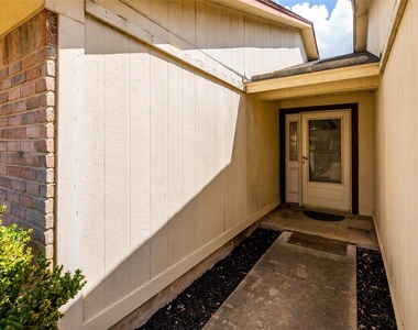 1006 Silbury Dr - Photo Thumbnail 18