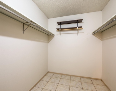 1006 Silbury Dr - Photo Thumbnail 5