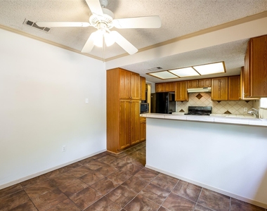 1006 Silbury Dr - Photo Thumbnail 10