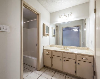 1006 Silbury Dr - Photo Thumbnail 4