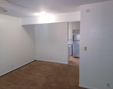 2808 Windsor Rd - Photo Thumbnail 12