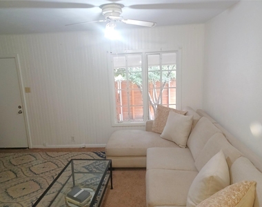 2808 Windsor Rd - Photo Thumbnail 3