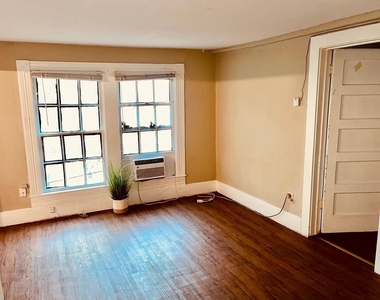 706 W 32nd St - Photo Thumbnail 2