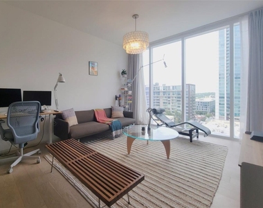 301 West Ave - Photo Thumbnail 9