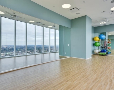 301 West Ave - Photo Thumbnail 23