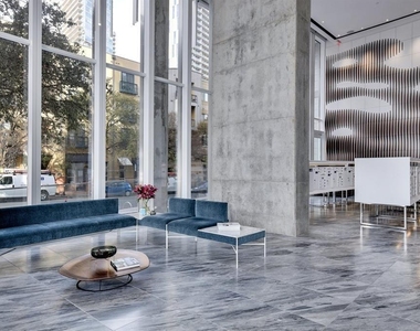 301 West Ave - Photo Thumbnail 16