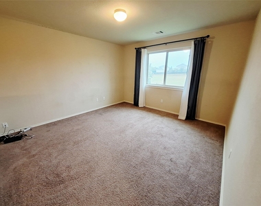 220 Westminster Dr - Photo Thumbnail 12