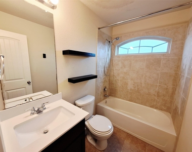 220 Westminster Dr - Photo Thumbnail 15