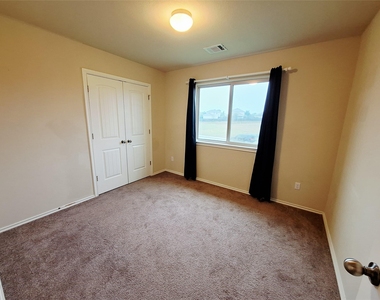 220 Westminster Dr - Photo Thumbnail 14